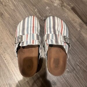 Striped Shoes with Buckle